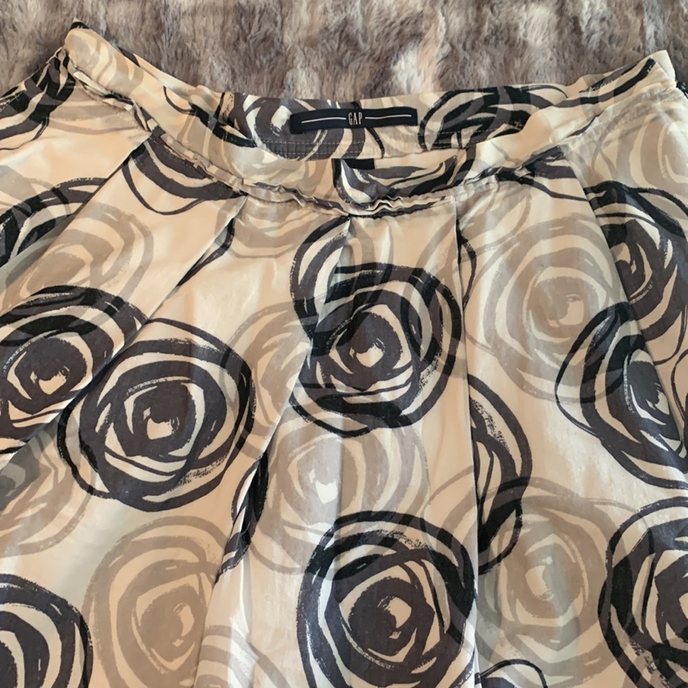 Gap Size 6 Blue, Silver and White Patterned Circle Skirt